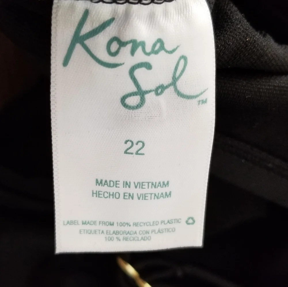 NWOT Kona Sol Black Scallop Edge One Piece Swimsuit Size 22 - Picture 7 of 7